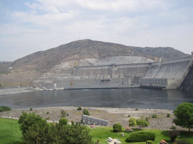 We stop at Grand Coulee dam